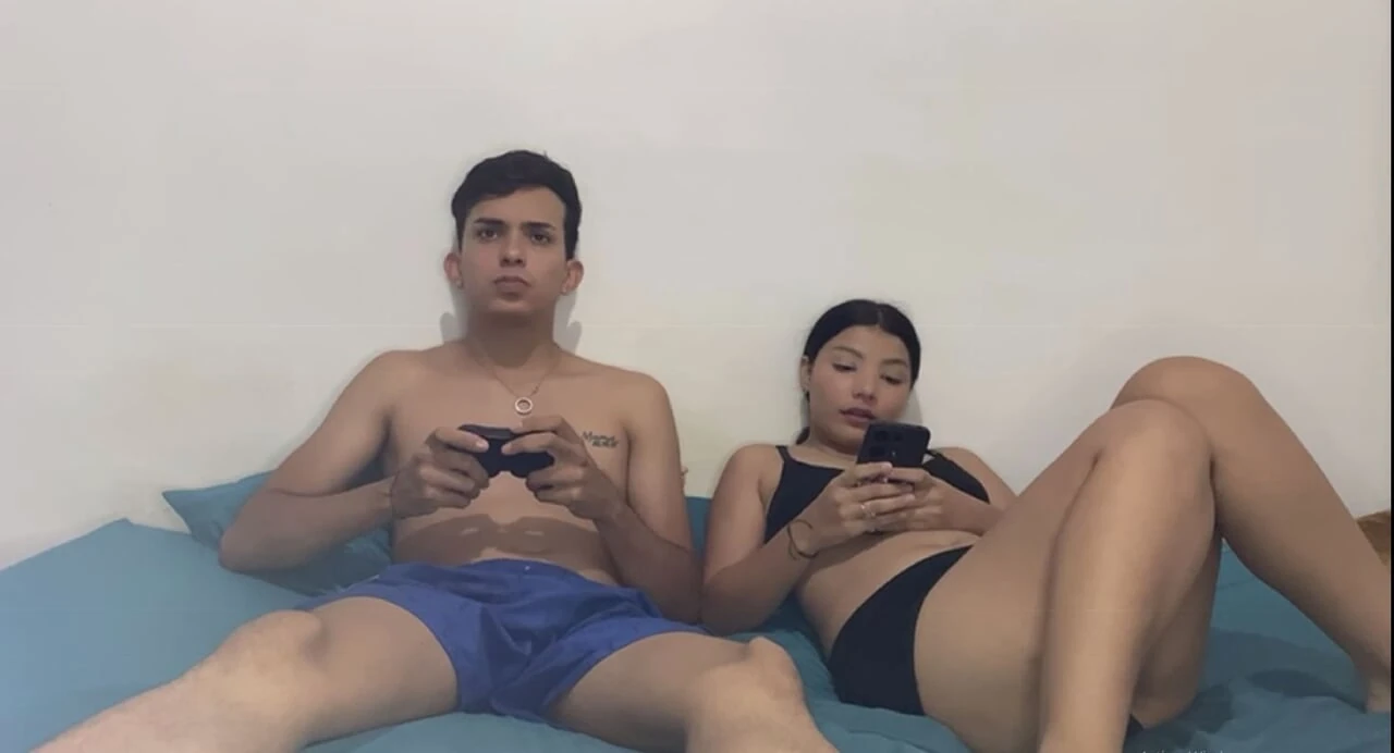 I WAS PLAYING VIDEO GAMES WITH MY BEST FRIEND AND SHE DISTRACTED ME BY SUCKING MY DICK.